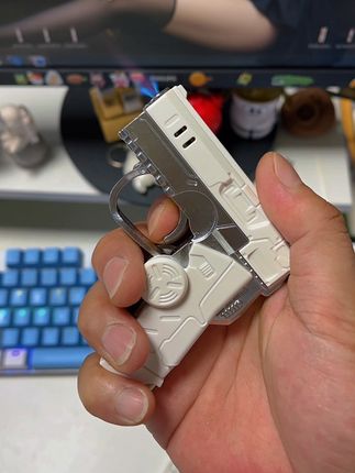 月底让你最好的搭子给你安排这个折叠陀螺枪#打火机 #潮玩 #礼物