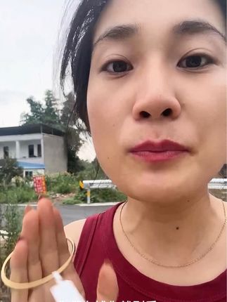 我就爱假货,我就喜欢你们看不惯还干不掉我的样子!#我的乡村生活 #手镯 #记录生活 #vlog日常 #饰品