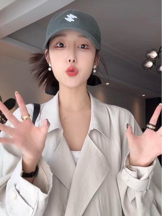 #无限回购的宝藏单品 姐妹们,秋天的第一件风衣给你们找到了!#秋冬穿搭#穿出自己的风格 @DOU+上热门