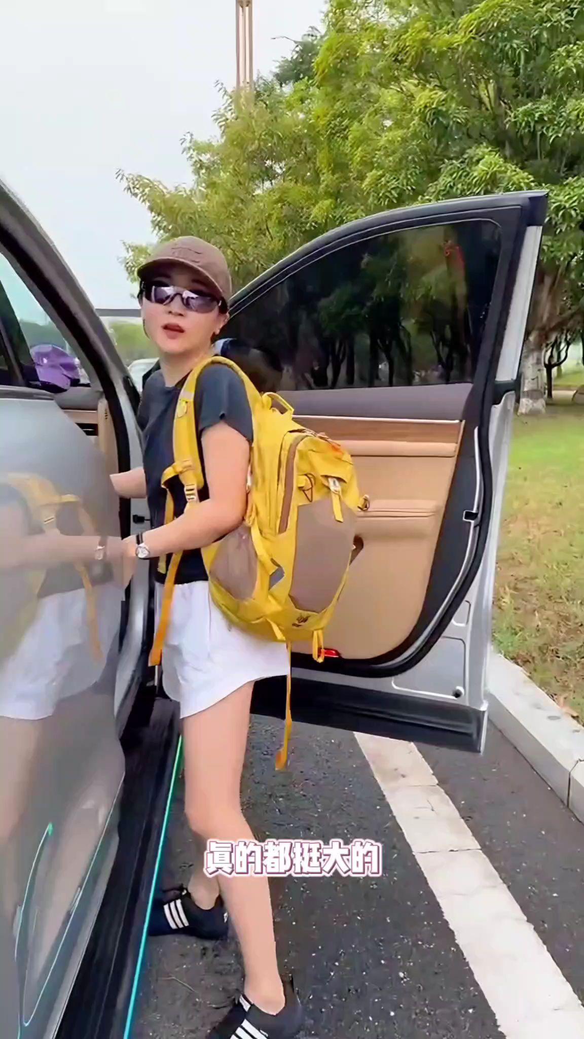 运动背包大容量登山包多功能徒步防水书包。功能超多 轻便结实耐用又实用 骑行 露营 登山都可以 爆赞#包包推荐 #双肩背包 #包包 #包包种草 #我要上热门 @DOU+上热门 @DOU+小助手 @抖音小助手 @巨量千川
