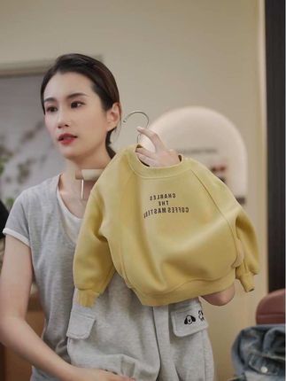 花灰色刺绣小狗卫裤 软乎乎的超有质感 #潮童穿搭 #时尚单品 #卫裤 #灯笼裤 #萌娃穿搭