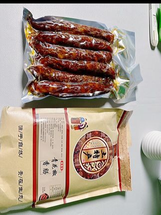 四川土特产青花椒香肠,一口鲜麻超够味!蒸煮炒各有独特风味~#抖音美食推荐官 #美食 #抖音美食 #强烈推荐 #原创