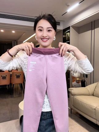 天冷了,赶紧给孩子安排这条高腰儿童秋裤吧!它是德绒的面料,里面含有蚕丝和羊毛,双面都是磨毛的,贴身穿特别舒服,是真正的保暖裤。#童装推荐#谁穿谁好看#超便宜超划算#面料柔软舒适#打底裤