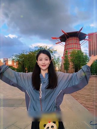 心 点击推荐〉> 购物| 视频同款好物•已售3.3w 评价2430|立减20元 @爱义乌 好喜欢这个广角镜拍出来的画面,太美了#高清广角 #广角镜 #拍照神器