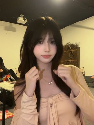 久违卖个萌