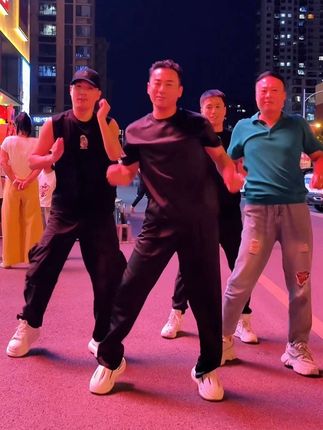 今儿,小金人儿组合!#烧酒歌 摄影@日照飞哥小生活