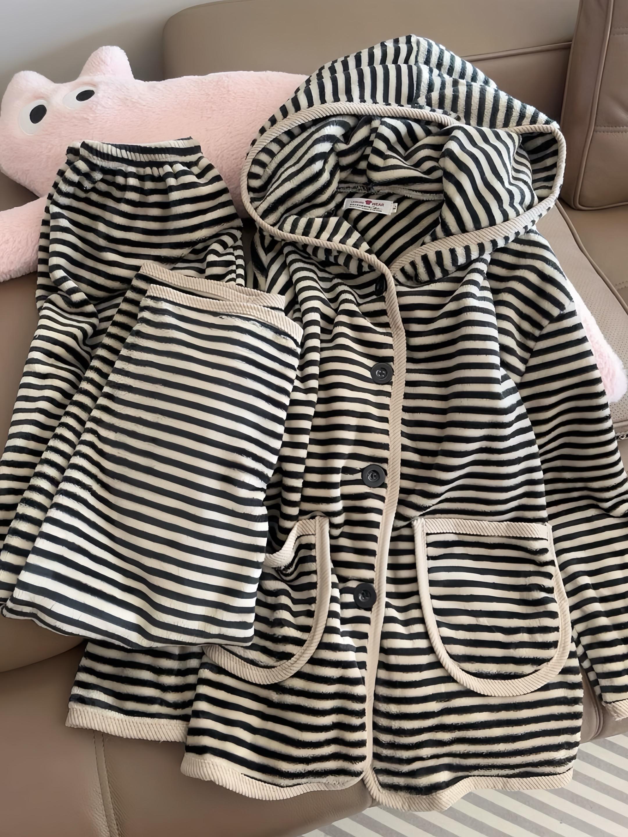 #睡衣家居服 #法兰绒睡衣 #宅家穿出氛围感 #条纹控 #软乎乎过冬