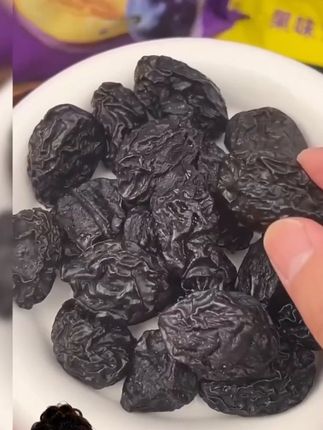 我超爱这悦百汇西梅干,肉厚核小,酸甜解腻又软糯,当零食太解馋啦! #网红零食 #西梅干推荐