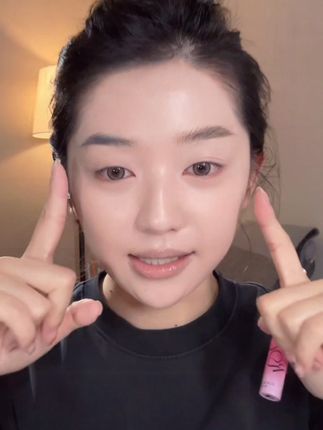 谁懂呀,这粉棕色眉毛的含金量,超绝氛围感这不就来了吗超级超级好看!!#染眉膏 #摇滚甜心染眉膏 #染眉膏推荐