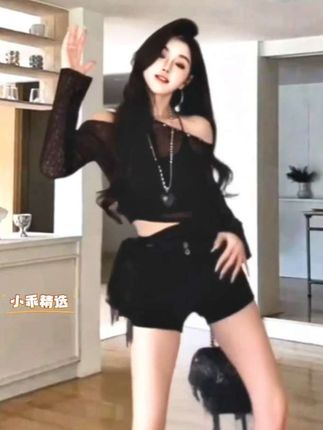 #秀出好身材 #辣妹穿搭 #气质范 #御姐风 #卡拉永远ok舞蹈挑战