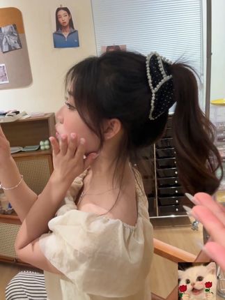 超可爱的抓夹呀#夏天该有的样子 #爱了爱了 #网红发饰 #拍照姿势 #甜妹风