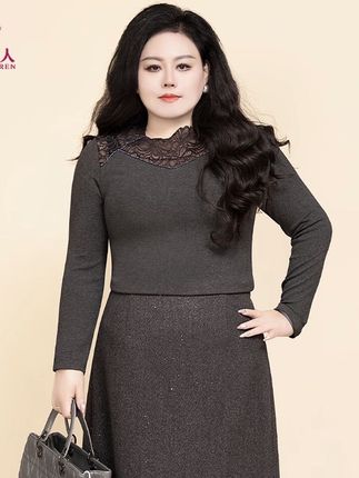 月伴夫人2025春秋冬新款大码法式轻熟风蕾丝拼接针织打底上衣5305#针织打底衫#大码女装直播间 #打底衫#早秋新款#内搭打底衫@DOU+小助手