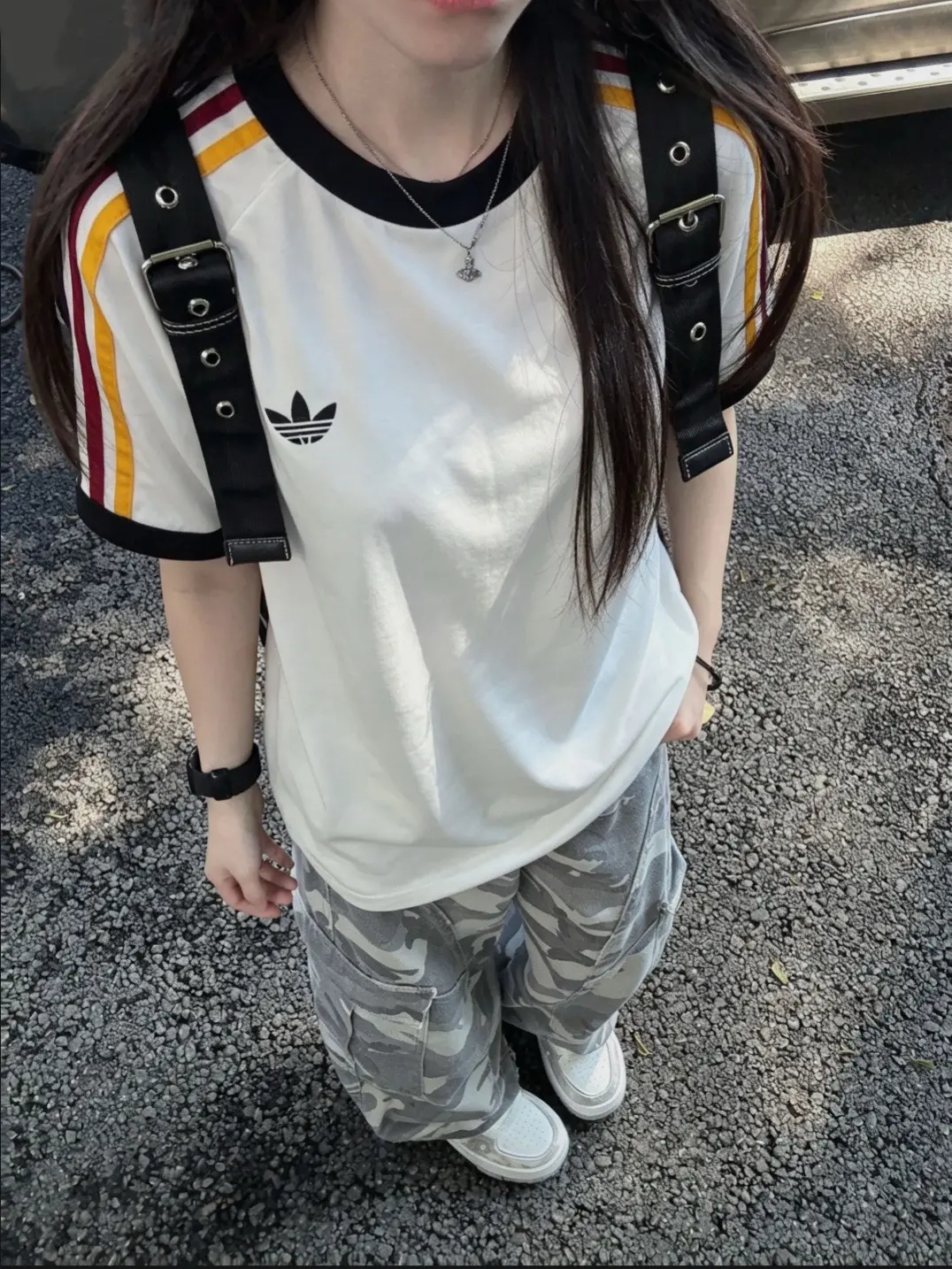 跟着Jennie学穿搭 阿迪女孩申请出战。#基础款穿搭 #一 - 抖音