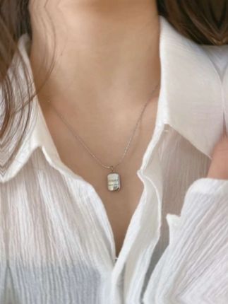 #高级感项链 潮流百搭,小众设计,字母吊坠项链#锁骨链 #项链 #项链轻奢小众 #配饰