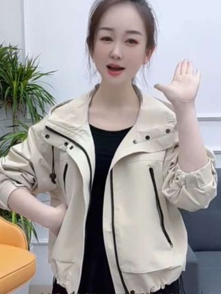 2025年秋季新款韩版休闲百搭宽松时尚连帽短款外套#甜系女孩 #户外出游 #夹克外套 #秋季新款穿搭 #时尚洋气百搭