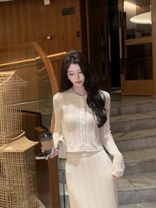 法式毛衫半身裙时尚套装女千金名媛风两件套镂空绞花设计#舒适穿搭 #高级感穿搭 #小众设计感穿搭 #谁穿谁好看系列 #穿出自己风格