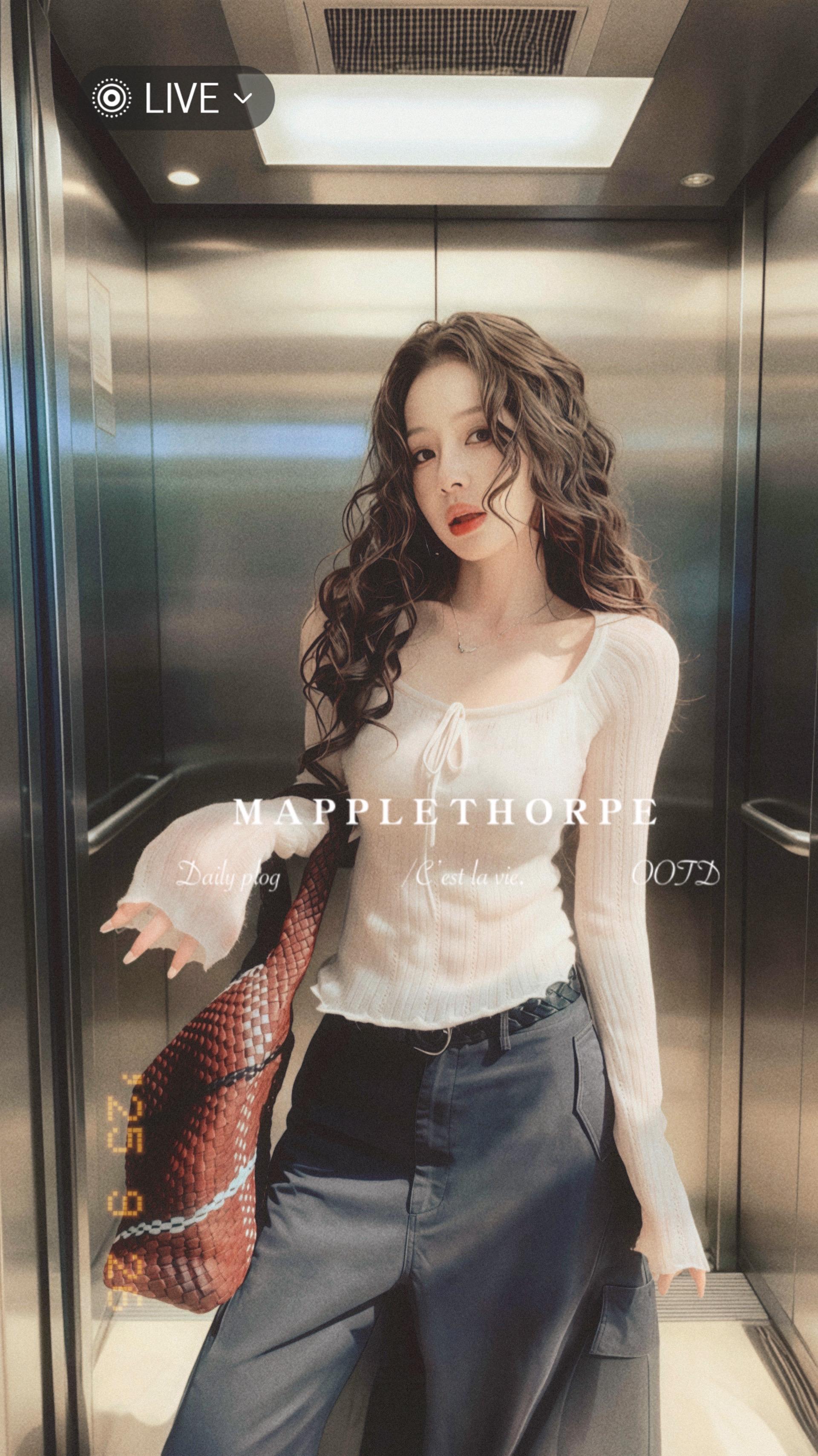 #美出高级感 #预制国庆出游穿搭 #整个时尚圈都在等入chill #秋冬穿搭新鲜感在线 #舒畅的入秋穿搭都是琥珀系 @抖加🔥上热门🔥dou+🔥热点宝