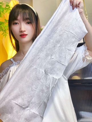 夏天要出门的,给我闭眼囤这个凉感湿巾,真的好凉快,30多度的大热天在外披上它真的巨巨巨舒服#冰感毛巾 #降温神器 #降温湿巾 #湿巾 #凉感