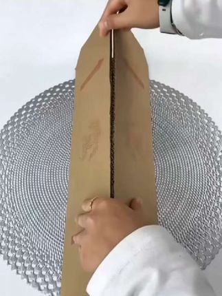 驱蚊竹柏 #好物推荐🔥 #室内绿植 家人们,真的别再乱买绿植啦!视频中同款#竹柏 自带‘高级感’,枝叶舒展像小森林,摆在阳台能遮阳,还可以有效的驱蚊,放卧室还能净化空,摆在哪里都美观好看。#水培植物