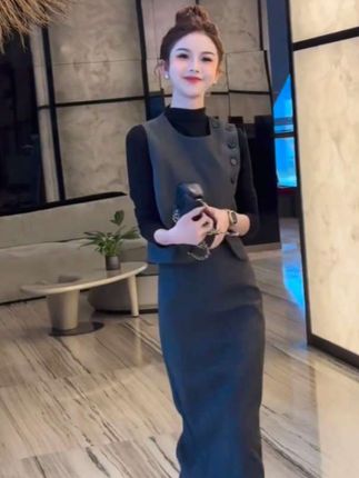 西装套装女2025新款秋季时尚气质上衣搭松紧腰半身裙#秋季上新 #西装套装 #时尚减龄 #气质穿搭 #穿出自己的风格