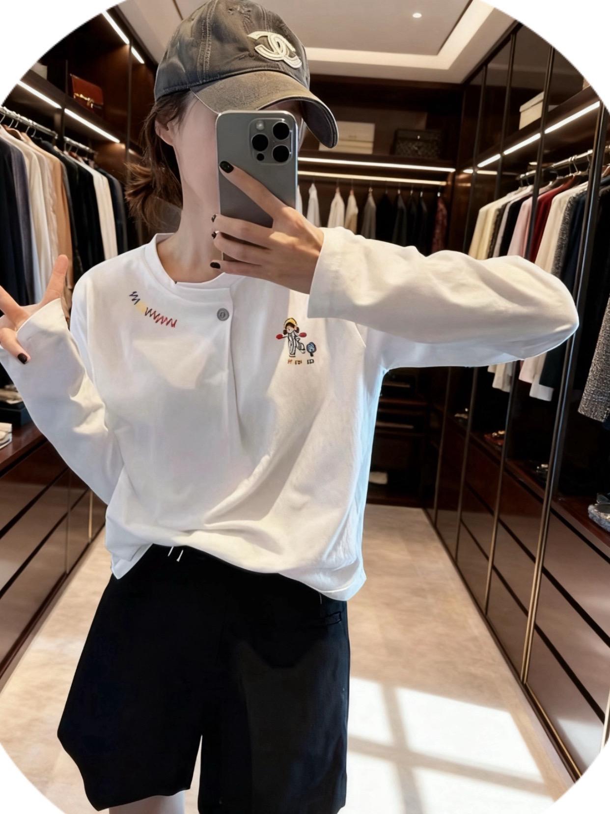 #春秋穿搭 #百搭上衣 #显瘦穿搭#长袖t恤 #这也太好看了