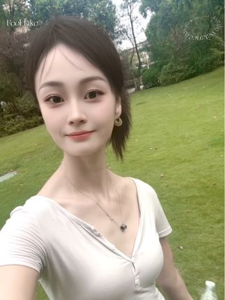 爱你的人不一定等你,但等你的人一定很爱你...”
