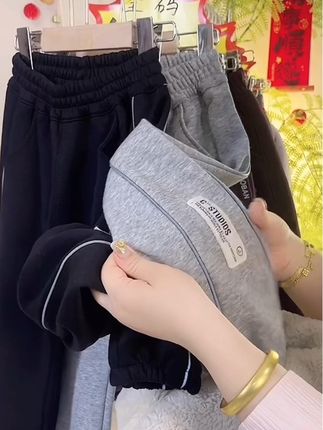 快来直播间捡漏#童裤 #童装 #儿童卫裤#加绒卫裤童装直播