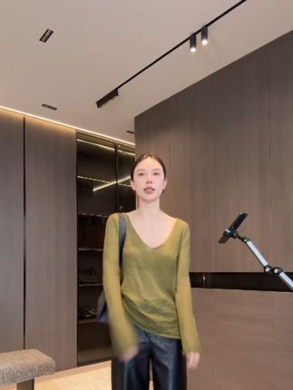 #洋气小衫 #优雅气质 #高级感穿搭 #完美搭配 #我又心动了