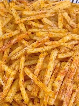 五角包、手撕牛味、酒鬼牛味、妈咪辣味,同年相当的辣条,二十一包还这样麻麻辣辣,干香干香的,再不好真就小傻喝了。# 辣条#好吃到停不下来 #香铛铛辣条