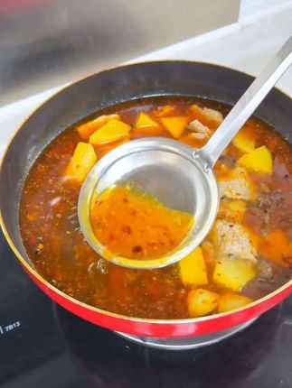 经常在家做饭的,厨房怎能少了这样一个打沫勺,一体成型,网孔细密,炖汤打沫,撇油滤渣都很方便#打沫勺 #不锈钢打沫勺 #厨房好物 #方便又实用的厨房好物