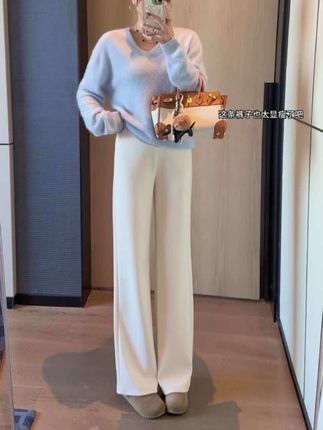 颜值显瘦于一身的直筒裤 奶杏色上身也完全不显臃肿不显胖 真的好温柔好气质#显瘦裤子 #百搭裤子 #谁穿谁好看#显高显瘦显腿长 #美出高级感