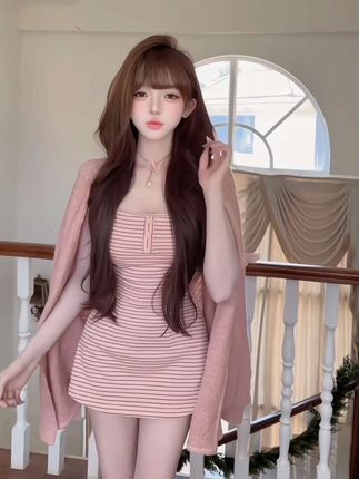 #甜美穿搭 #被秋日氛围感穿搭拿捏了 #轻松拿捏慵懒风穿搭 #甜辣妹 #早秋穿搭