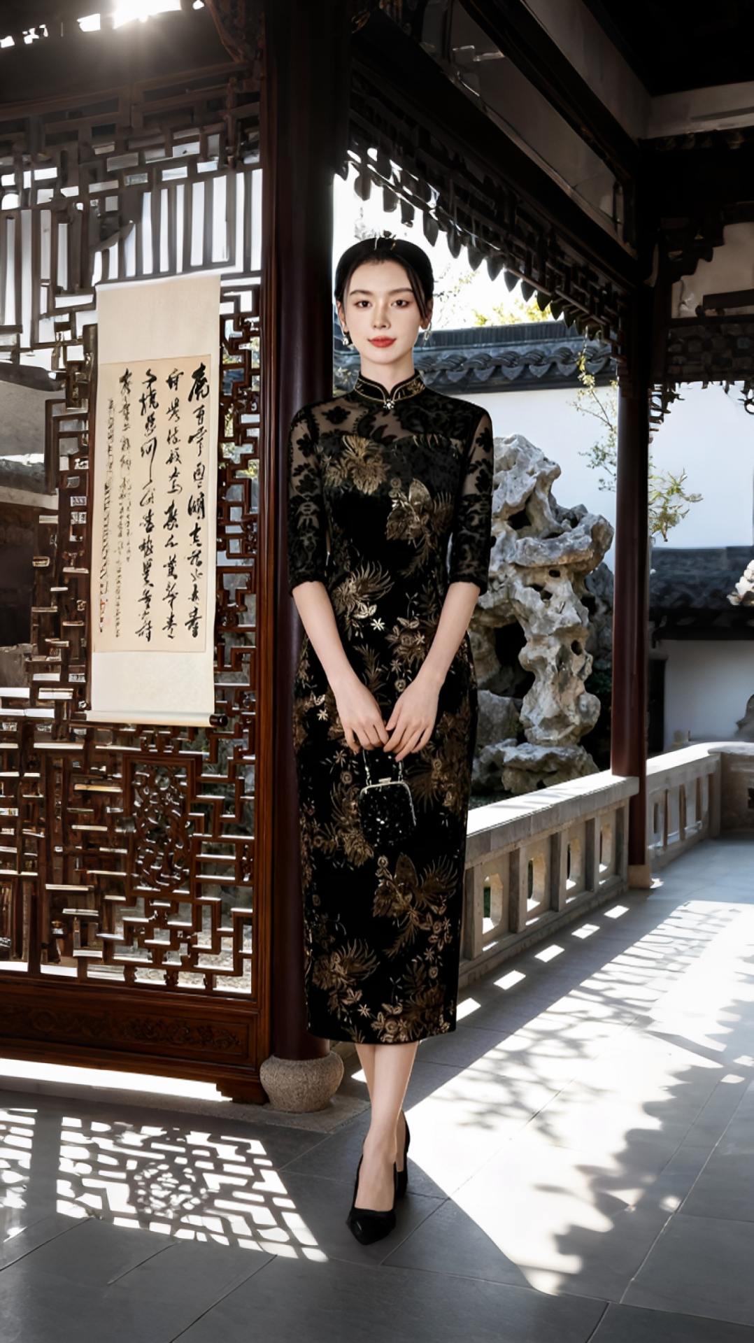 凤凰涅槃旗袍,一眼沦陷的东方奢华。#AI扩图 网纱植绒提花藏着凤凰纹样,似涅槃重生的灵动。丝绒烫金交织,光泽低调却夺目。 修身剪裁勾勒曲线,高端质感经得起细品。日常或宴饮穿它,把东方美学穿成流动的诗,时尚与古典撞出惊艳。#改良旗袍 #秀出新国风 #旗袍控 #说好的随便穿穿去看秀