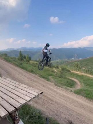 #山地车 #双轮驱动bike #危险动作请勿模仿 #山地车速降 #富龙511