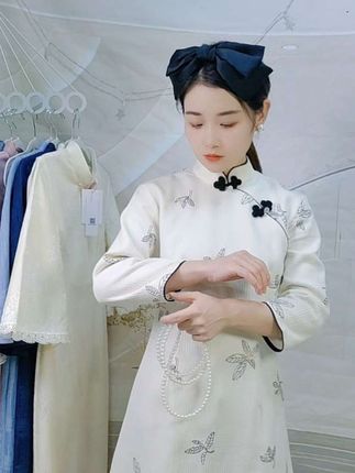 #旗袍的风采 #旗袍的女人优雅气质 #显高显瘦旗袍 这般旗袍倩影,魅力会彻底苏醒