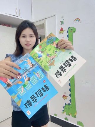 刚上一年级的闺女,拼音想他学的扎实一点,每天坚持练上一点点,时间久了张口就来,不是她有多聪明,而是她付出得多,妈妈都看在眼里,将来的你也一定会感谢现在的你#一年级 #拼音#每天学习一点点