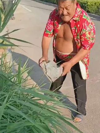#记录生活 #团圆搭子选伊利 #和王嘉尔BUCK拍大片 #搞笑视频
