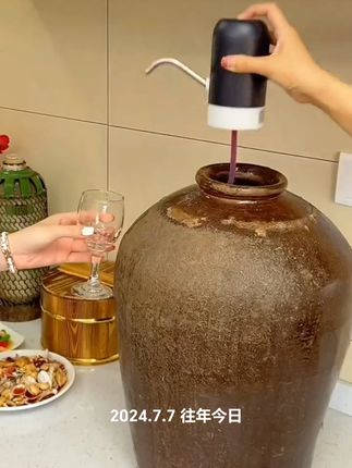 电动抽水器桶装水饮水机家用矿泉水充电自动吸水压水智能上水器#抽水器#电动抽水器#桶装水抽水泵#实用方便