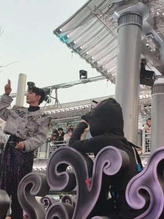 100块门票这一刻值99 #高迪 #万岁山武侠城 #巡演