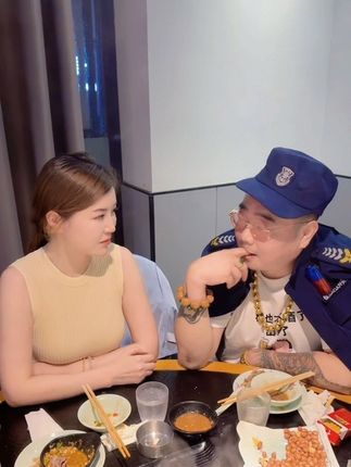 梦里一切都有#搞笑视频 #万万没想到 #内容太过真实 #大红棉毛裤