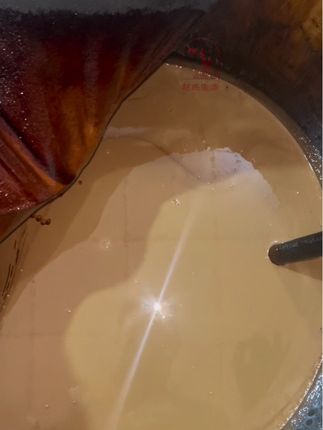 生漆过滤 过滤好的生漆198一斤,有需要的时候可以左下角小黄车下单,质量保证。#生漆#土漆#生漆桐油赵乃林
