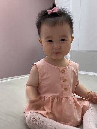 好看洋气又显白的背心裙很百搭,搭裤子和袜子都很好看~#奶声奶气小可爱 #停不下来的节奏 #超可爱萌宝bgm #乖宝宝乖宝宝 #女宝穿搭