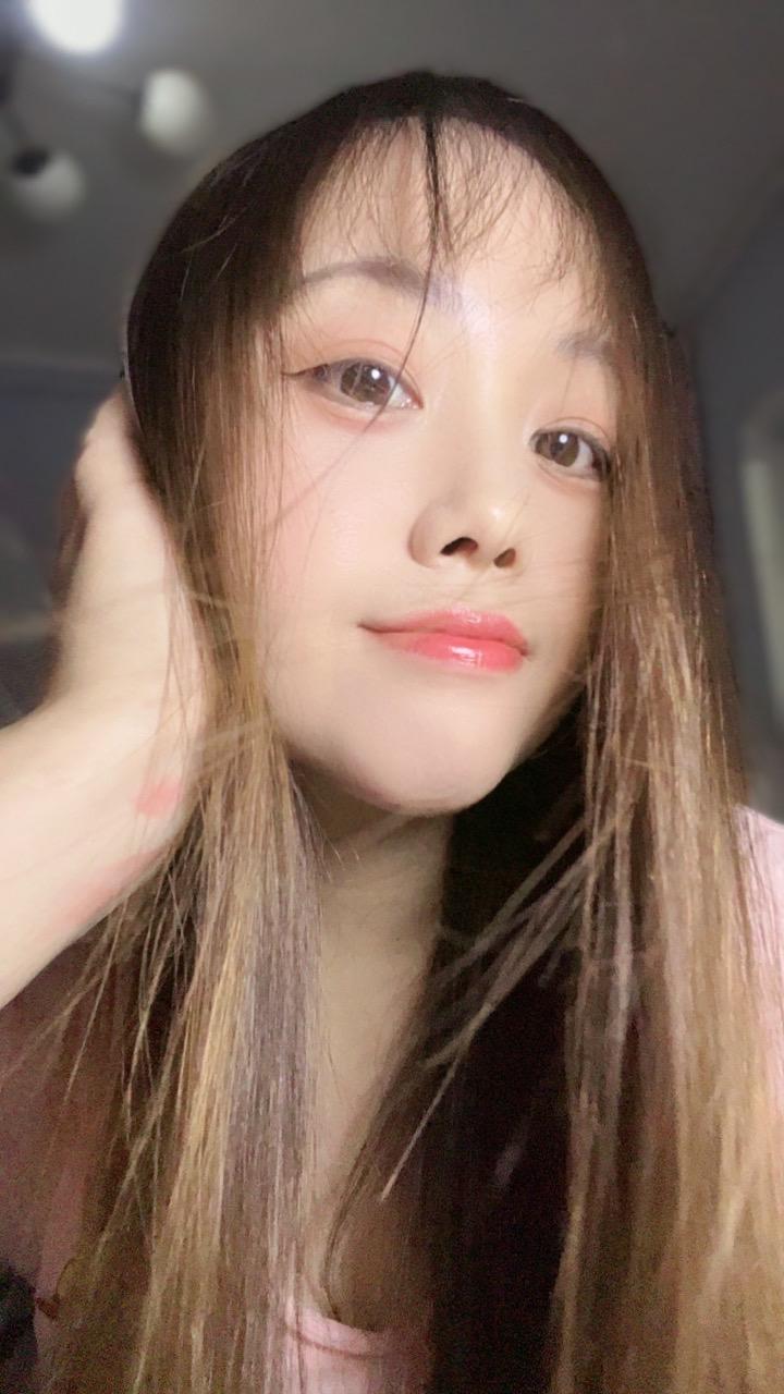 巨好用,不易掉色,即能当唇膏又能当口红,买一发二,物美价廉,喜欢的赶快拍吧。#唇膏#唇膏推荐