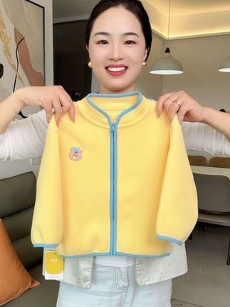 一款抗静电的百搭小外套! 嘟嘟家的新品上新喽~真的巨好穿,多种颜色可以选~软软呼呼的~百搭还不挑人~#宝宝衣服穿搭 #童装推荐 #母婴好物推荐官 #童装 #童装搭配