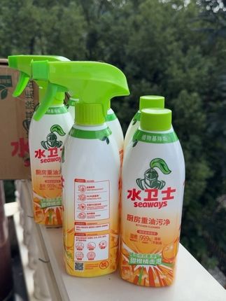 水卫士这次真的放大招了!全新升级配方+新包装,除菌率高达99.9%,不管是灶台、锅具上的陈年老垢,还是墙壁、微波炉、油烟机上的顽固油污,都能轻松瓦解、彻底清除。 现在29.9元直接到手5大瓶!厨房大扫除靠它一步搞定,这个价囤货太值了,手慢无~#水卫士油污清洁剂 #好物推荐 #水卫士 #好东西一起分享 #厨房好物