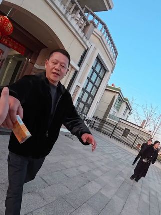 婚庆赛道文案素材 - 很多人问我,为什么这么拼?其实不是拼,是那份沉甸甸的信任,推着我必须去。 #大鹏传媒 #主持人大鹏 #婚礼策划婚礼布置 盐城盐都贵宾粉丝朱总 在刷到我视频的那一刻,就已经在心里把女……版本过低,升级后可展示全部信息 - 滨海大鹏传媒作品