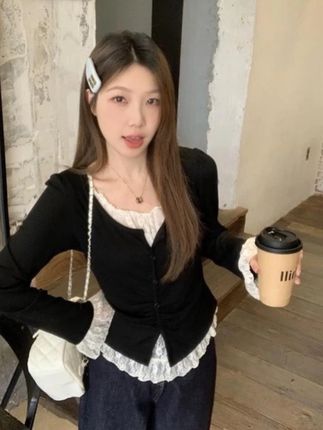 胖mm秋季显瘦遮肉蕾丝拼接上衣黑色假两件正肩长袖#秋季新款#显瘦穿搭#百搭上衣#假两件上衣#长袖T恤