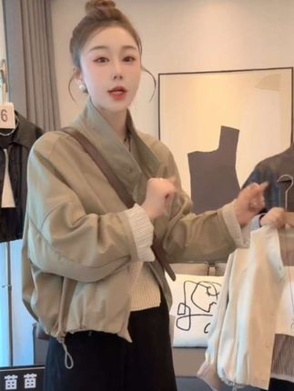 #好物推荐🔥欧货英伦风立领夹克外套女2025新款宽松休闲内里条纹短款风衣上衣#穿搭 #显瘦穿搭 #谁穿谁好看 #美出高级感