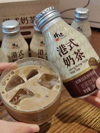 在家就能实现港式奶茶自由了!醇厚丝滑一点不甜腻真的巨巨好喝!#仙女都在喝什么 #强烈推荐 #锋味派你的星级私厨 #锋味派港式奶茶 #奶茶推荐