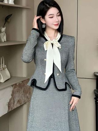 #创作灵感 新款入秋清冷系衣服女外套2025秋季穿搭小香风A摆裙女两件套#气质女装套装裙#秋季新款上新#小香风两件套裙#女装@DOU+上热门 @抖加🔥上热门🔥dou+🔥热点宝 @DOU+小助手